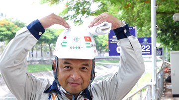 Chứng minh nước sạch, chuyên gia Nhật sẽ bơi sông Tô Lịch