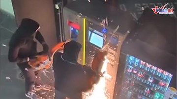 Nhóm trộm mang hẳn máy cắt cưa cây ATM lấy tiền