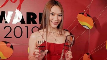 Hiếm hoi đi sự kiện, Mỹ Tâm bất ngờ đoạt 2 hai giải thưởng lớn