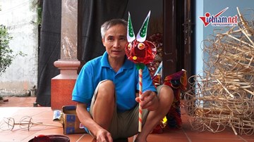 Lão nông nửa thế kỷ gắn bó với nghề làm đèn dân gian