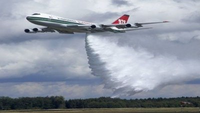 Xem 'siêu máy bay chữa cháy' Boeing 747 dập lửa ở Amazon