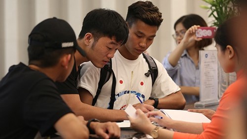 'Vỡ trận' đón Văn Thanh, Xuân Trường hội quân đấu Thái Lan