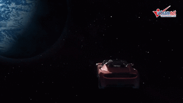 Xe điện Tesla hoàn thành chuyến bay đầu tiên quanh mặt trời với 1,28 tỷ km