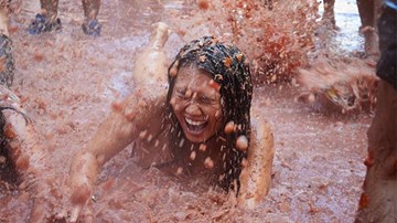 'Quẩy' hết mình với lễ hội cà chua lớn nhất thế giới