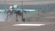 Xem Siêu tiêm kích Su-34  và An-26 của Nga đổ bộ trên đường cao tốc