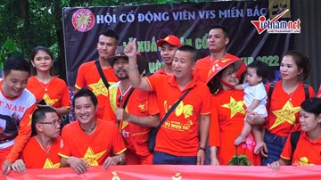 CĐV Việt quyết 'biến' Thammasat thành Mỹ Đình, hừng hực tiếp lửa tuyển VN