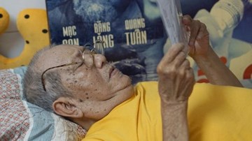 Cuộc sống neo đơn ít người biết của Mạc Can tuổi 74 trong phòng trọ