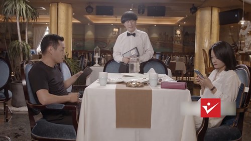 Cặp đôi đi siêu xe đếm từng miếng thịt gà để chia tiền vì không hợp nhau