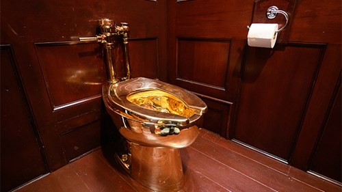Chưa kịp đưa vào sử dụng, toilet bằng vàng giá triệu đô đã bị đánh cắp