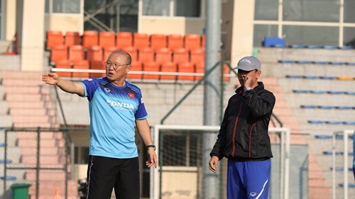 Xem U22 VN 'luyện công' trên sân cỏ nhân tạo, chuẩn bị đấu SEA Games