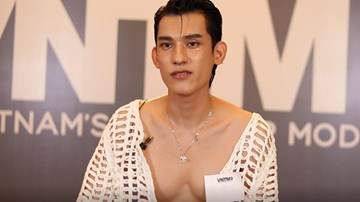 Nam Trung thất vọng vì thí sinh Next Top mặc 'lưới cá' che quần ngắn