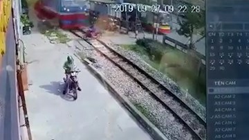 Nam thanh niên vượt đường sắt, bị tàu hỏa đâm tử vong