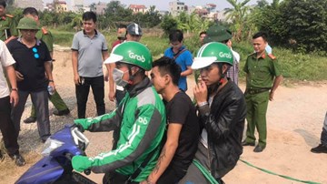 Thực nghiệm hiện trường vụ nam sinh chạy Grabbike bị giết ở Hà Nội