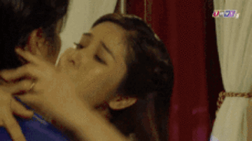 'Tiếng sét trong mưa' tràn ngập nhiều phân cảnh nóng gây sốt