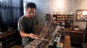 Mô hình cầu Long Biên y như thật của 8X ở Đà Lạt chưa từng đến Hà Nội