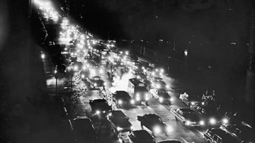 Sự cố mất điện lớn nhất lịch sử nước Mỹ, 50 triệu người sống trong bóng tối