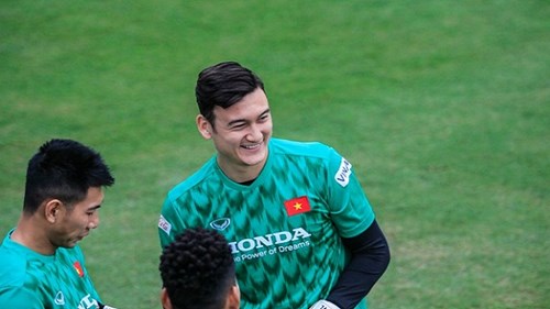 Đặng Văn Lâm về hội quân sớm, tích cực tập luyện đợi đấu Thái Lan, UAE