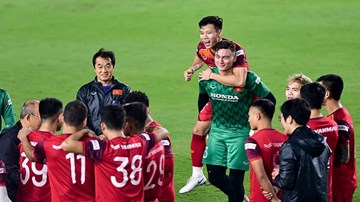 Cầu thủ CLB Hà Nội về hội quân, thầy Park yên tâm luyện bài đấu Thái, UAE