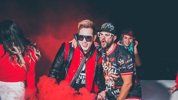 Học Sơn Tùng M-TP, Nguyên Vũ cùng ê-kíp ngoại 'đốt tiền' tỷ làm MV