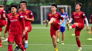 HLV Park vừa ký hợp đồng mới, Đình Trọng đã báo tin mừng
