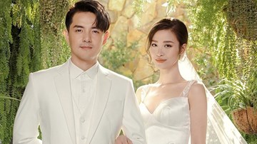 Đông Nhi hạnh phúc hôn Ông Cao Thắng ngày đầu làm vợ
