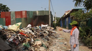 Những 'biển rác' tự phát ở ngay giữa lòng thủ đô Hà Nội