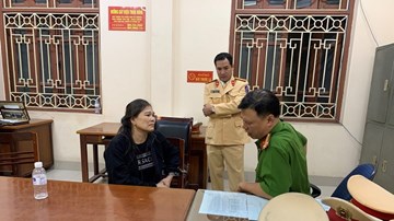 Cô giáo tiểu học đề nghị đưa CSGT 1 tỷ đồng để giữ 5 bánh ma túy
