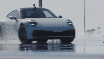 Mẫu Porsche 911 của vợ chồng Cường Đô la mới tậu có gì đặc biệt