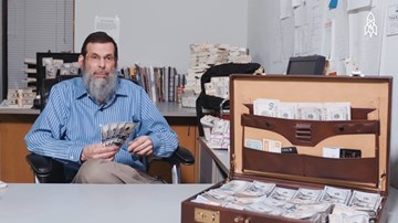 Gặp ông vua tiền giả, sản xuất cả tỷ USD mà không bị bắt