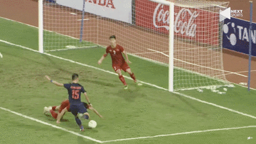 Tình huống xả thân gây xúc động của Đoàn Văn Hậu