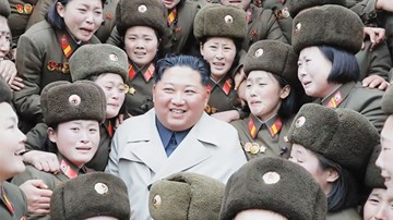 NLĐ Kim Jong Un thị sát diễn tập bắn pháo ở biên giới Hàn - Triều