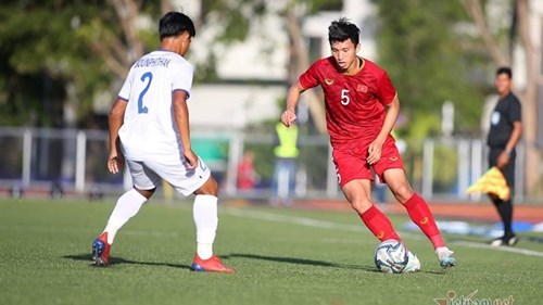 U22 Việt Nam hạ U22 Lào bằng ván tennis