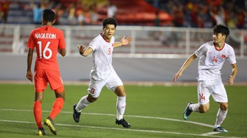 Xem lại Hà Đức Chinh đánh đầu dũng mãnh phá tung lưới U22 Singapore