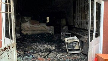 Thấy khói lửa bao trùm, người đàn ông Hàn Quốc nhảy từ tầng 2 xuống đất