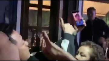 Tuấn Hưng 'nghẹn ngào' Facetime với Văn Hậu, Trọng Hoàng ngay sau trận đấu