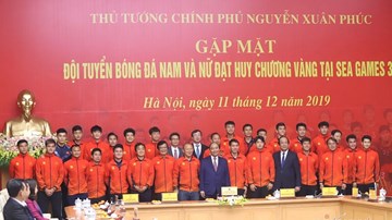 Thủ tướng gặp mặt, chiêu đãi đội tuyển bóng đá vô địch SEA Games