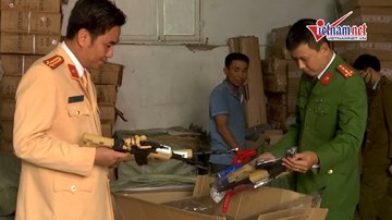 3 xe tải hàng toàn chữ ngoại, không nguồn gốc bị bắt trên cao tốc
