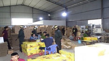 Công an Đồng Nai đột kích kho làm nước ngọt giả ngay trung tâm Biên Hòa