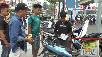Nhóm thiếu niên ‘đầu xanh, đầu đỏ’ treo BKS ngược bị cảnh sát 141 bắt giữ