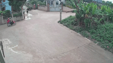 Phóng nhanh qua ngã tư, 3 người đi xe máy bị văng xa và thương nặng