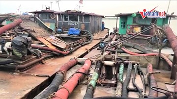 6 tàu 'cát tặc' bị bắt giữ trong đêm giao thừa