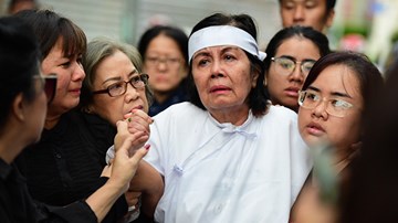 Con trai chưa về, vợ đi không vững ngày động quan NSƯT Chánh Tín