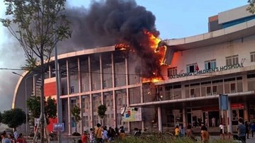 Cháy Bệnh viện Nhi Hải Dương, nhiều người ôm con tháo chạy