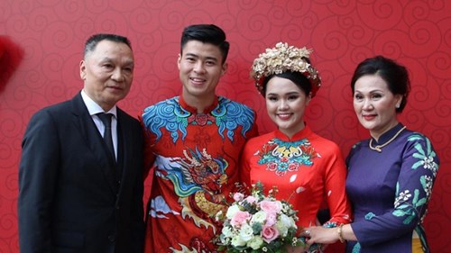 Hình ảnh ngọt ngào trong đám hỏi Duy Mạnh - Quỳnh Anh