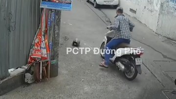 Kẻ gian trộm xe máy, để lại mũ bảo hiểm cho nạn nhân