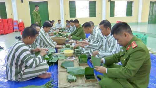 Bữa cơm tất niên 'gieo mầm thiện' cho mảnh đời từng lầm lỡ