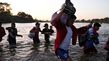 800 người di cư từ Trung Mỹ tới Hoa Kỳ bị bắt giữ tại Mexico