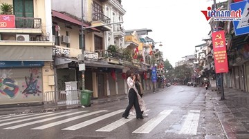 Ngắm Hà Nội khác lạ, duy nhất chỉ vài tiếng trong năm