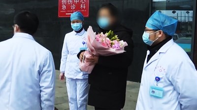 Trung Quốc: 103 người khỏi bệnh phổi corona, bác sĩ chữa theo cả Trung y