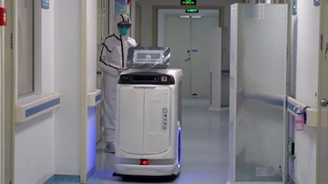 Bệnh viện Trung Quốc sử dụng robot giúp bệnh nhân điều trị corona